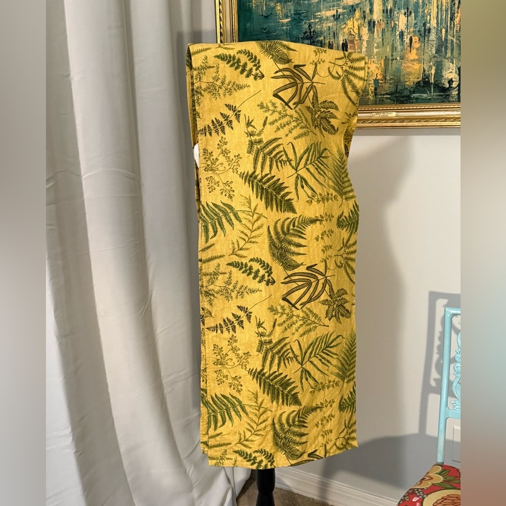 Waverly (2) valance panels Yellow gold and green
16x79” each with rod pockets